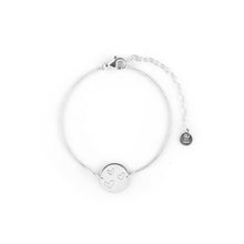 Load image into Gallery viewer, CU JEWELLERY ELLAS COIN BRACE SILVER Ellas Hjältar - Ett armband i återvunnet silver skapat för och med stiftelsen Ellas hjältar! När du köper ett armband skänks det hundra kronor till stiftelsen!