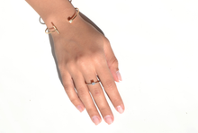 Load image into Gallery viewer, LA TERRA JEWELERY GEO SQUARE BAR 18K GOLD