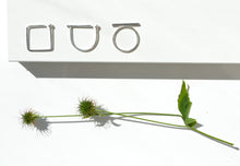 Load image into Gallery viewer, LA TERRA JEWELRY BAR RING SILVER