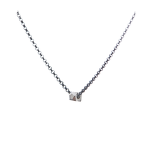 Load image into Gallery viewer, DOROTHEAS JEWELRY-RÄTTFÄRDIGHETENS PANSAR-HALSBAND-SILVER