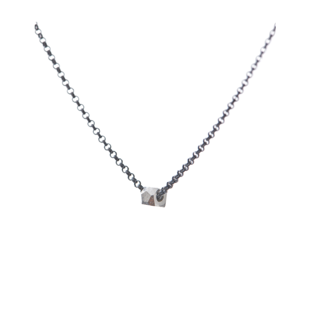DOROTHEAS JEWELRY-RÄTTFÄRDIGHETENS PANSAR-HALSBAND-SILVER