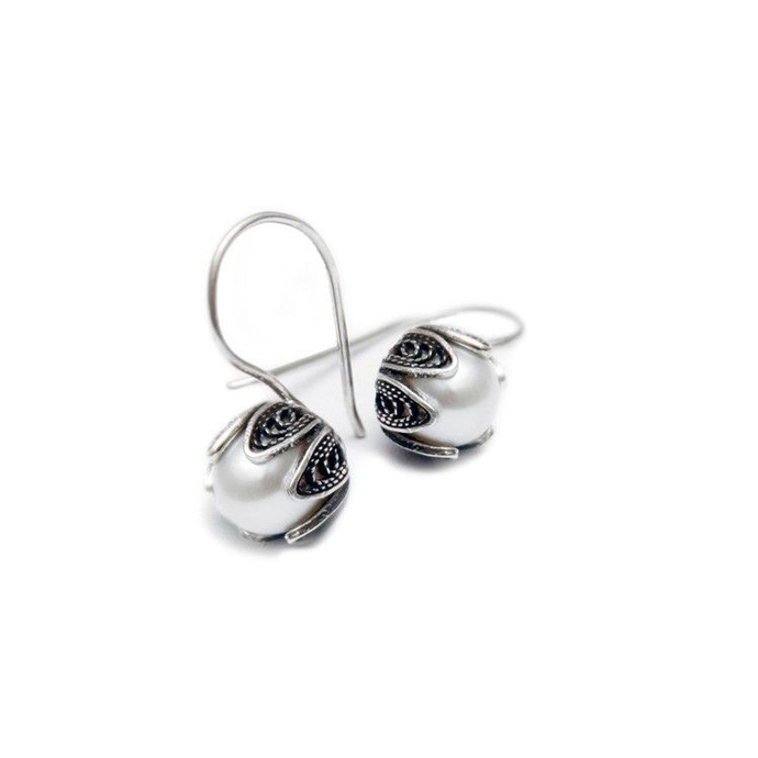 YVONE CHRISTA TULIP HOOK MEDIUM EARRINGS, WHITE PEARL E237H