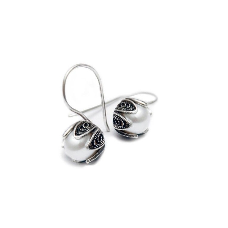 YVONE CHRISTA TULIP HOOK MEDIUM EARRINGS, WHITE PEARL E237H