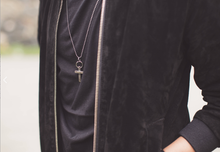Load image into Gallery viewer, DOROTHEAS JEWELRY-VINKLAT-KORS