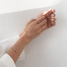 Load image into Gallery viewer, LA TERRA JEWELERY GEO SQUARE BAR 18K GOLD