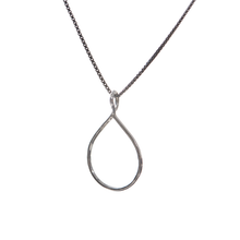 Load image into Gallery viewer, DOROTHEAS JEWELRY HOPPETS TÅRAR HALSBAND SILVER