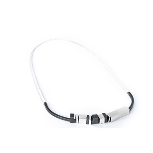 DOROTHEAS SANNINGENS BÄLTE LÅNGT HALSBAND