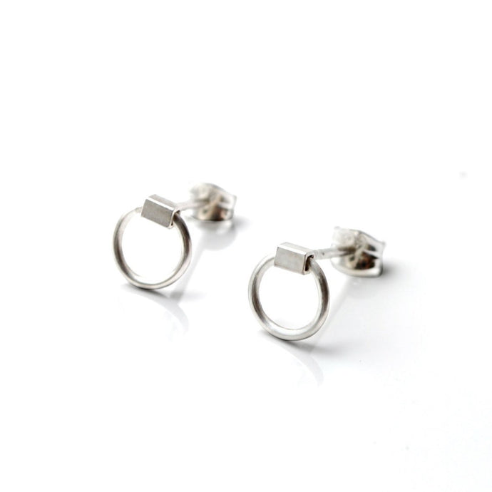 LA TERRA JEWELRY DAINTY STUD CUBOID
