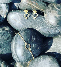 Load image into Gallery viewer, CU JEWELLERY ♀ VENUS ÖRHÄNGEN SMALL, GOLD