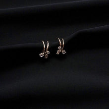 Load image into Gallery viewer, CU JEWELLERY CUBIC KLUSTER EAR GOLD