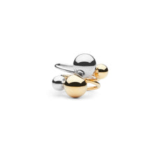 Load image into Gallery viewer, CU JEWELLERY GLOBE BIG RING GOLD Celabrate Globe - En lekfull tolkning av jordgloben som fanns i alla klassrum på 70-talet.