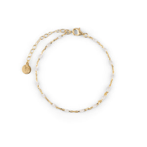 CU JEWELLERY LETTERS BEADED BRACELET WHITE GOLD  Inspirerad av av Beaded armbandet från Two kollektionen har CU skapat denna färgsprakande mini-serie! Enjoy!