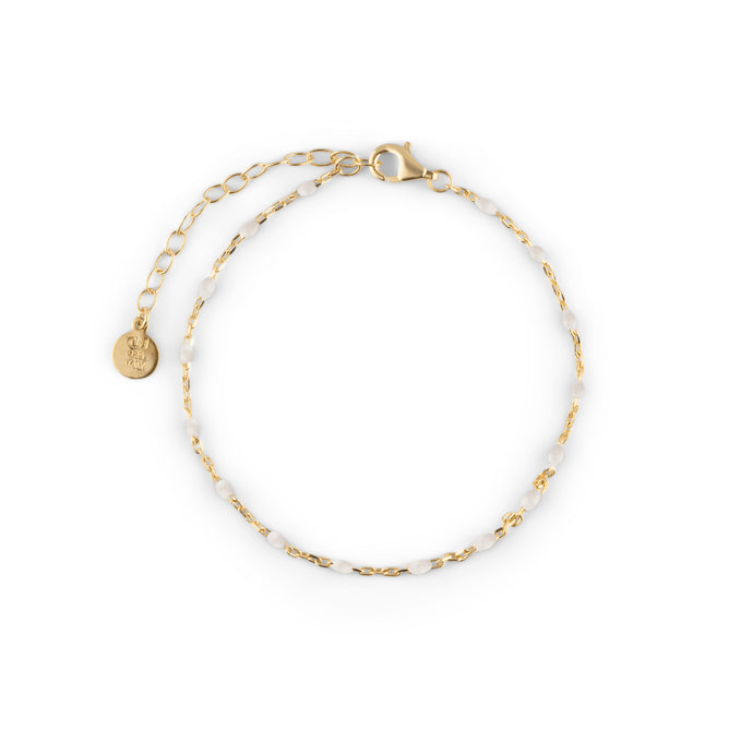 CU JEWELLERY LETTERS BEADED BRACELET WHITE GOLD  Inspirerad av av Beaded armbandet från Two kollektionen har CU skapat denna färgsprakande mini-serie! Enjoy!