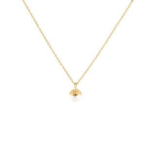 CU JEWELLERY PEARL BUBBLE NECKLACE GOLD En fin inspiration från naturen ser vi här i formen av ett ekollon, där pärlan fått en fin hatt i silver eller guld.