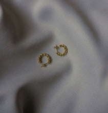 Load image into Gallery viewer, CU JEWELLERY VICTORY SMALL TWIN EAR GOLD