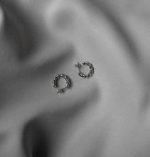 Load image into Gallery viewer, CU JEWELLERY VICTORY SMALL TWIN EAR SILVER