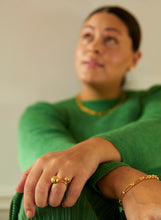 Load image into Gallery viewer, CU JEWELLERY GLOBE CLIP BRACELET GOLD