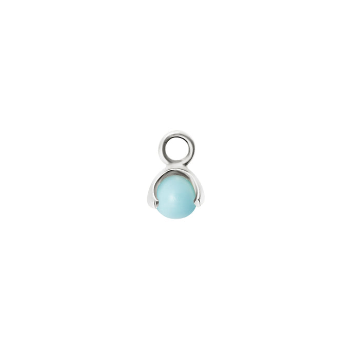 CU JEWELLERY LETTERS STONE 12 TURQUOISE SILVER Art nr: 2227671201 En söt liten berlock som passar till alla CU´s letters kedjor och creoler. Är månadssten för December. 