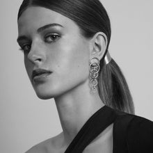 Load image into Gallery viewer, TABITHA MULTI EARRING Trendiga statement örhängen från Dansk Copenhagen