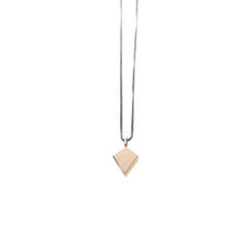 Load image into Gallery viewer, DOROTHEAS JEWELRY TRON SKÖLD MINI HALSBAND GULD