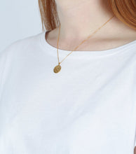 Load image into Gallery viewer, SYSTER P KRISTINE ROUND PENDANT GOLD NECKLACE