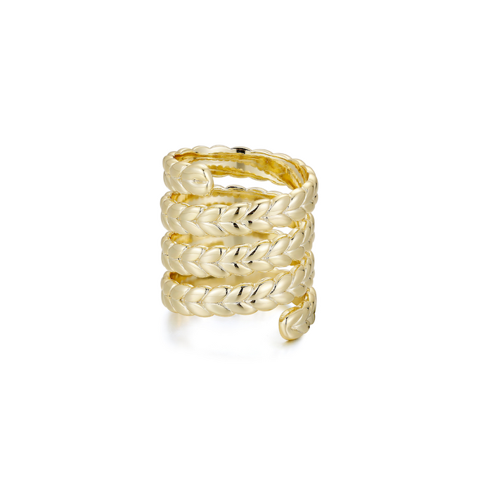 LA MAISON BAGATELLE BRAIDED RING GOLD En vacker gyllene fläta som snurrar vackert runt ditt finger