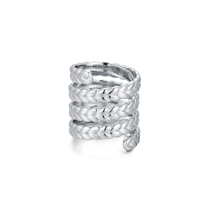 LA MAISON BAGATELLE BRAIDED RING SILVER En vacker silverfläta som snurrar vackert runt ditt finger