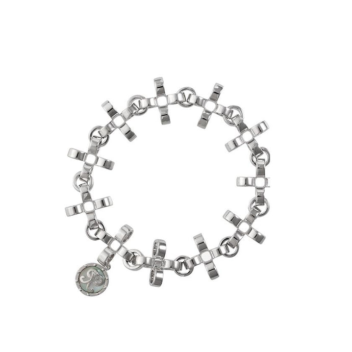 PANTOLIN CROSS CHAIN BRACELET SILVER Elegant och välarbetad armlänk från Pantolin. Länkarna är formade som små kors och knäpps med ett diskret lås.