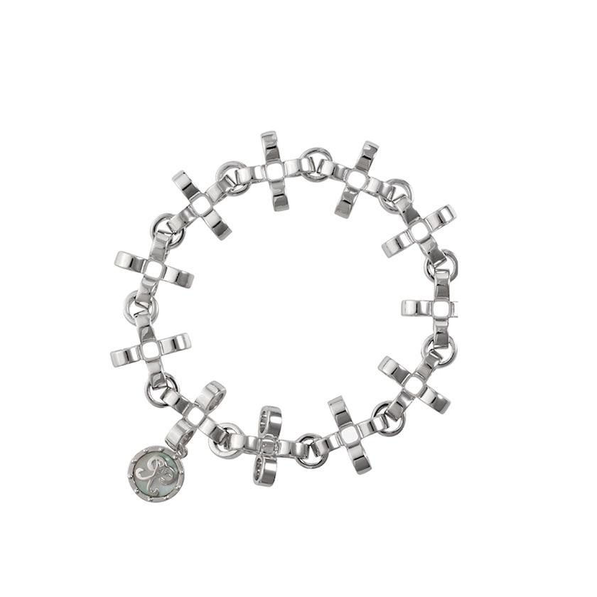 PANTOLIN CROSS CHAIN BRACELET SILVER Elegant och välarbetad armlänk från Pantolin. Länkarna är formade som små kors och knäpps med ett diskret lås.