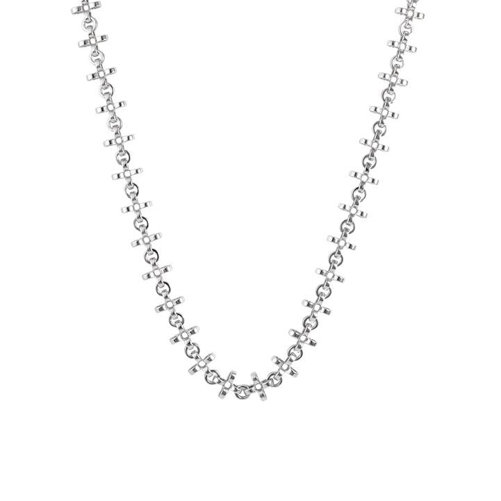 PANTOLIN CROSS CHAIN NECKLACE SILVER LONG Elegant och välarbetad halslänh från Pantolin. Länkarna är formade som små kors och knäpps med ett diskret lås.
