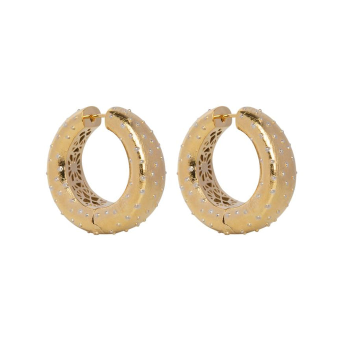 PANTOLIN OSTRICH HOOP EARRINGS GOLD Den vackra 