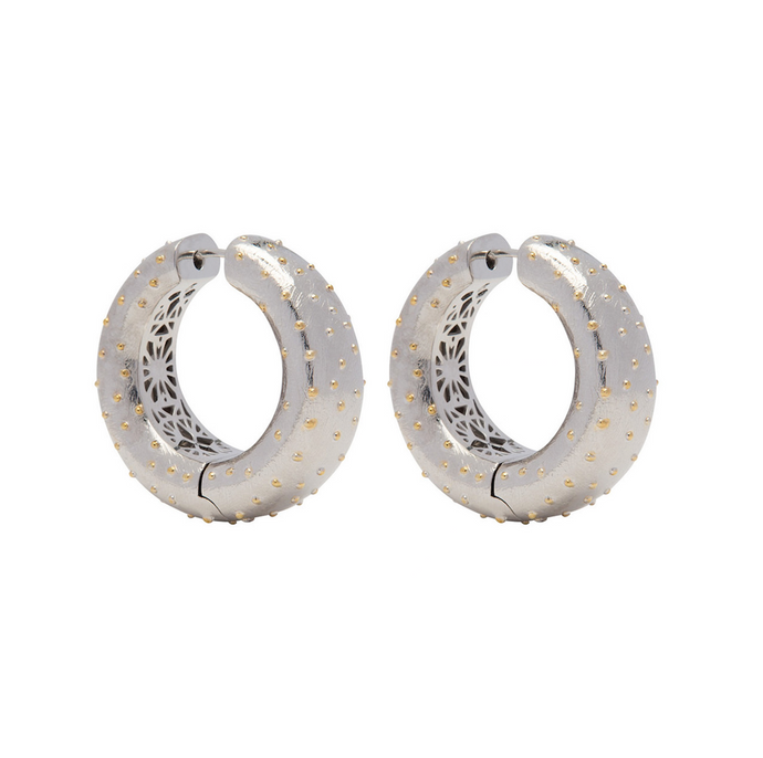 PANTOLIN OSTRICH HOOP EARRINGS SILVER Den vackra 