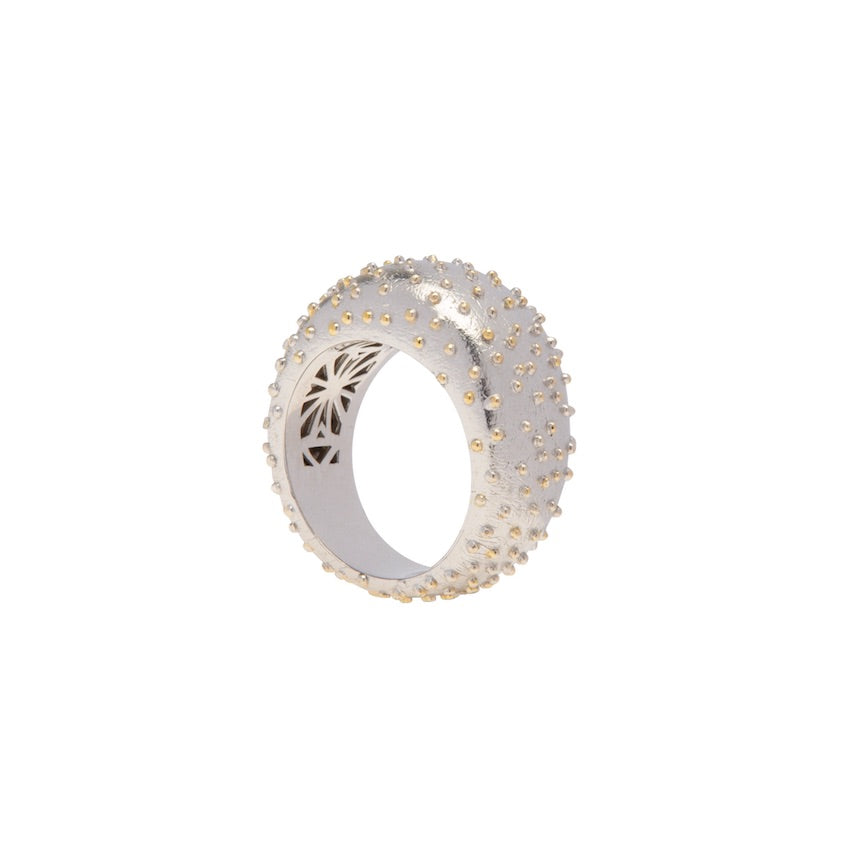 PANTOLIN OSTRICH RING SILVER Den vackra 