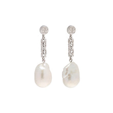 Load image into Gallery viewer, PANTOLIN PLANET NINE BAROQUE EARRINGS SILVER Magiskt vackra örhängen med en underbar Barock pärla.