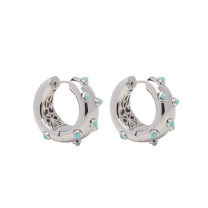 PANTOLIN SKY HOOPS SILVER AMAZONITE Sky hoops kollektionen kännetecknas av dess vackra inre och dess yttre med 9 rosen slipade Amazonite stenar. - ‘Mina smycken är som en couture-klänning, insidan är lika viktig som utsidan; säger Paula Pantolin.