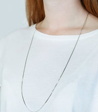 Load image into Gallery viewer, SYSTER P HERRINGBONE LONG NECKLACE SILVER