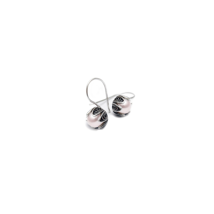 YVONE CHRISTA TULIP HOOK PETITE EARRINGS, PINK PEARL E235H